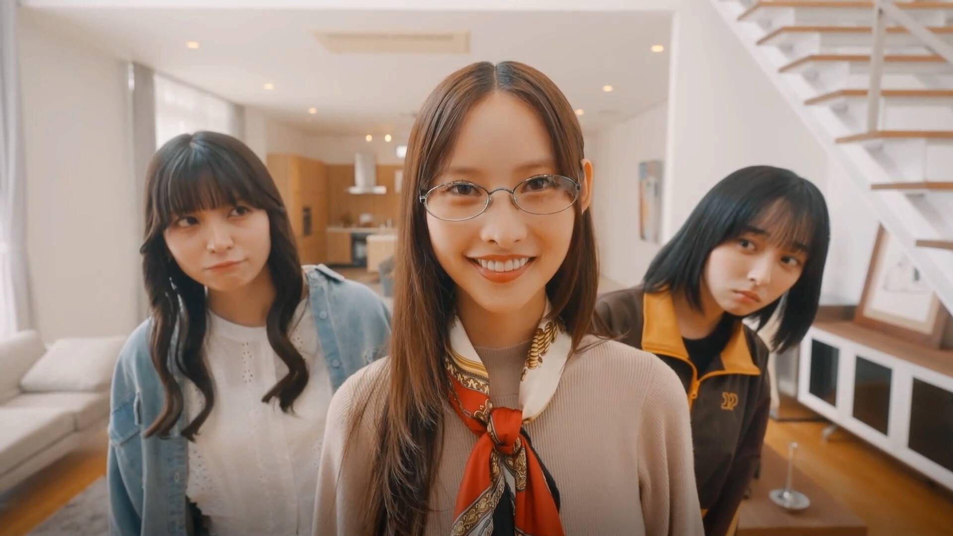 嘟嘟嘟~恋爱信号响不停，美女室友们教我如何淡定？/Roommates, Romance, and Ringing Hearts