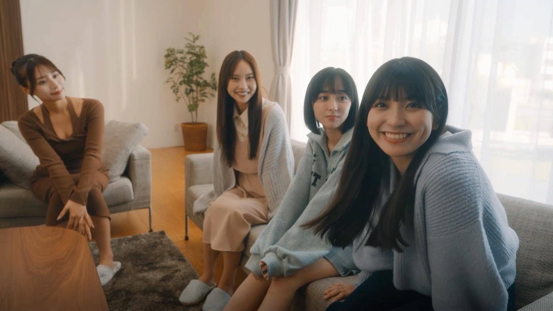 嘟嘟嘟~恋爱信号响不停，美女室友们教我如何淡定？/Roommates, Romance, and Ringing Hearts